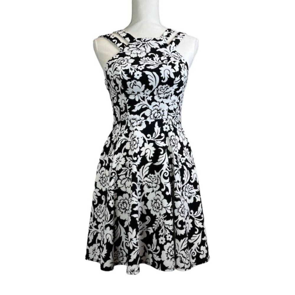 NWT B. Darlin‎ Sleeveless Strappy Dress Black and White Size 3/4
